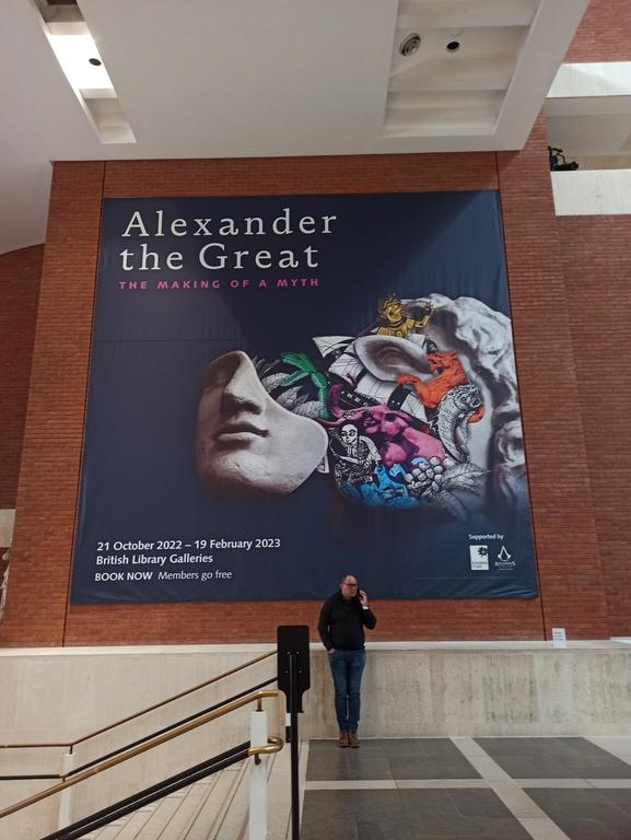Plakát zve k návštěvě výstavy o Alexandru Velikém