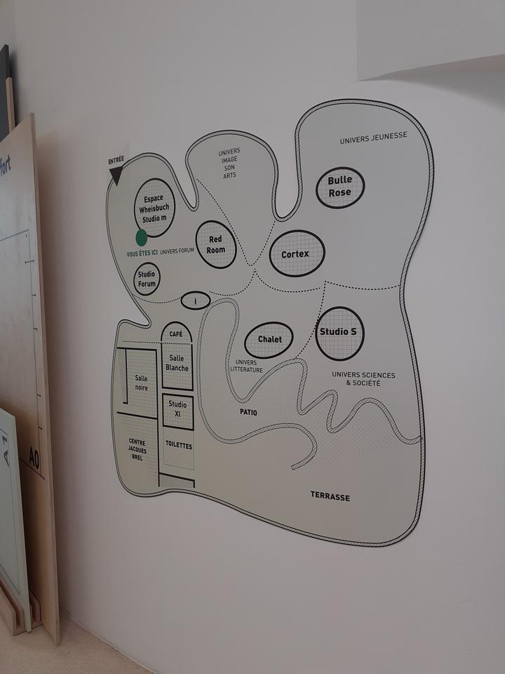 Vskutku nezvyklý půdorys budovy Vskutku nezvyklý půdorys budovy