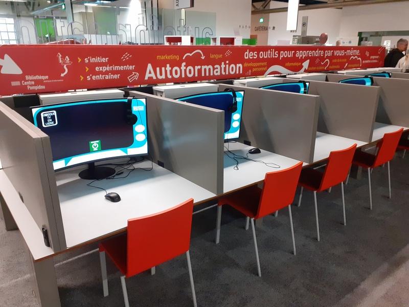 V knihovně nemohou chybět počítače V knihovně nemohou chybět počítače