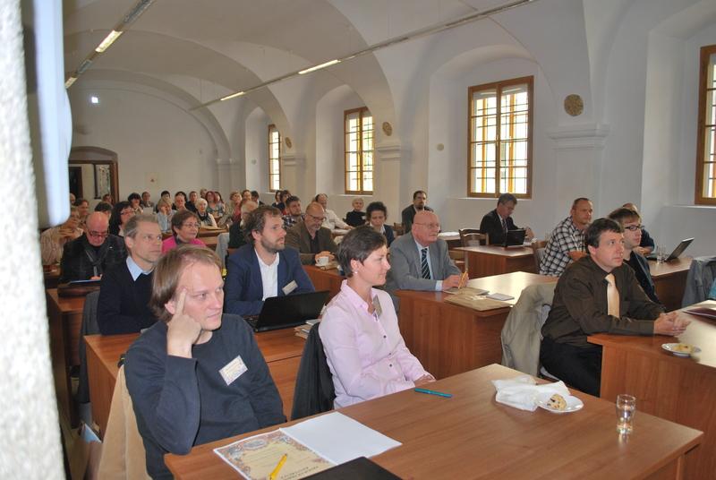 Konference se zúčastnilo celkem 68 odborníků z akademických, vědeckých a paměťových institucí (pohled do sálu)