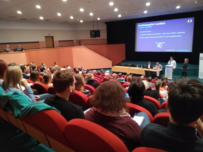 konference konferenčního institutu 2014datování divas baseball