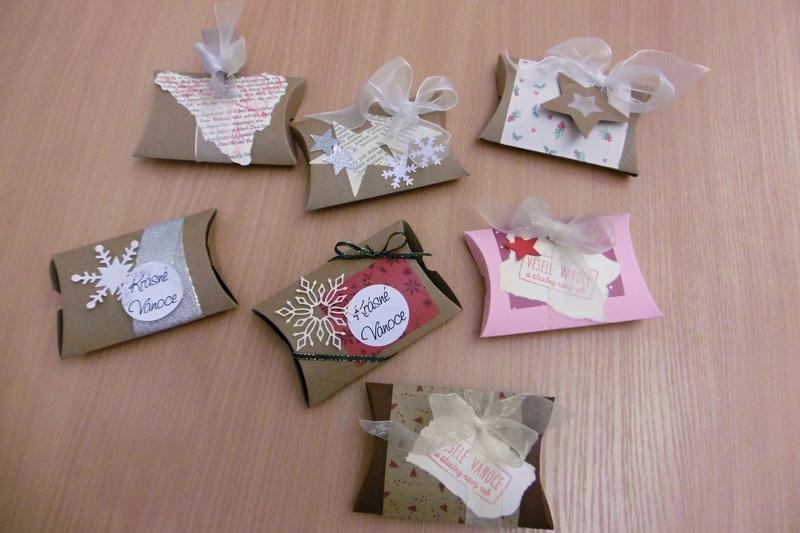 Vánoční pillow box (prosinec 2015) Vánoční pillow box (prosinec 2015)