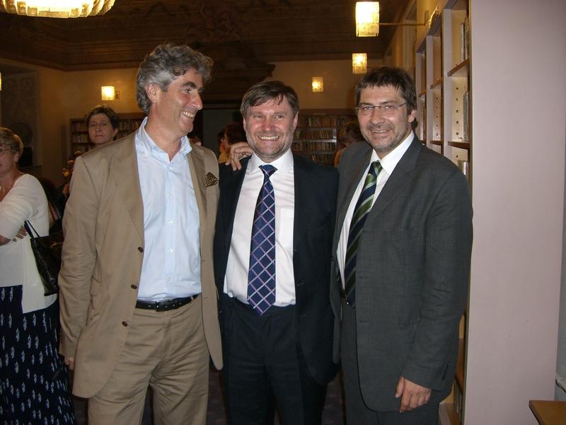 G. Leitner s V. Richterem a tehdejším předsedou VÖB (organizace knihovnic a knihovníků vědeckých knihoven) H. Weigelem na valné hromadě SKIP v Olomouci v červnu 2007