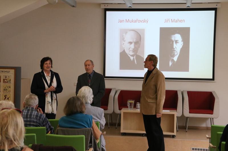 Libuše Nivnická, Jiří Poláček a Vladislav Raška na mahenovské konferenci