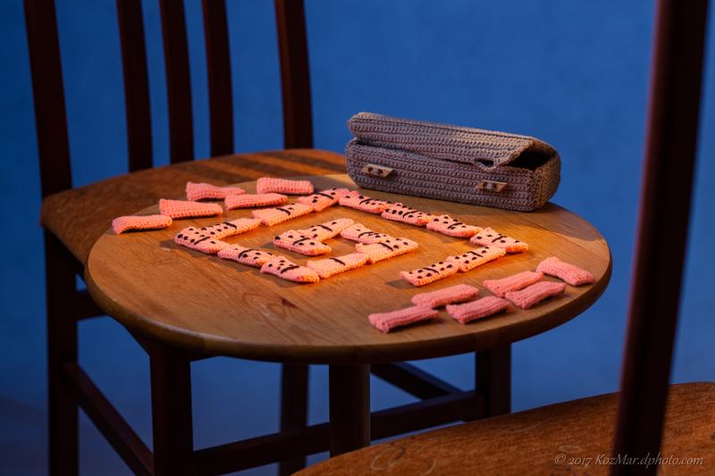 Háčkované domino (foto: Martina Kožíšek Ouřadová, Knihovna města Plzně)