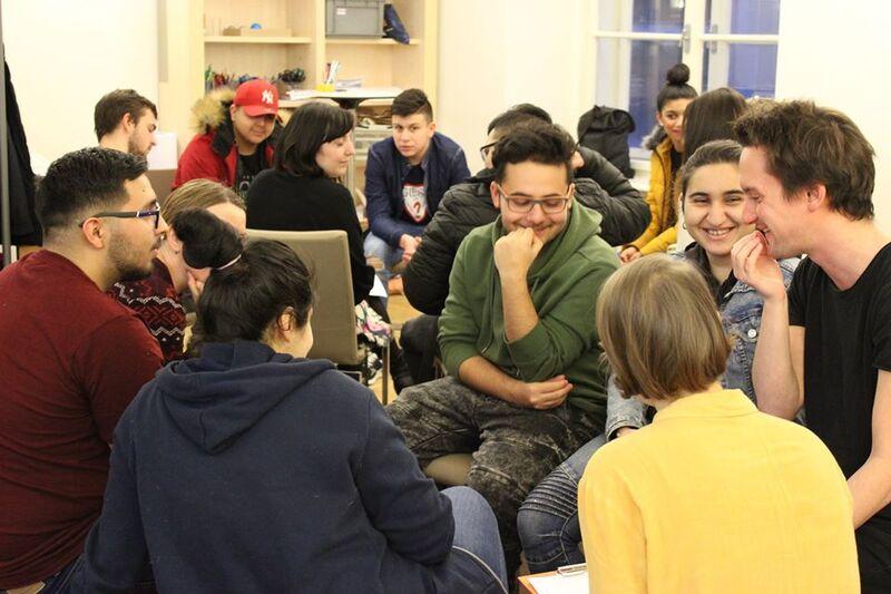 Fokusní skupiny v Knihovně Jiřího Mahena s mladými Romy (zdroj: IQ Roma servis)