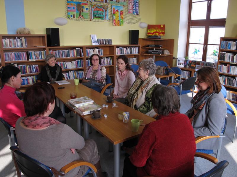 Setkání pohádkových babiček v dětském oddělení knihovny