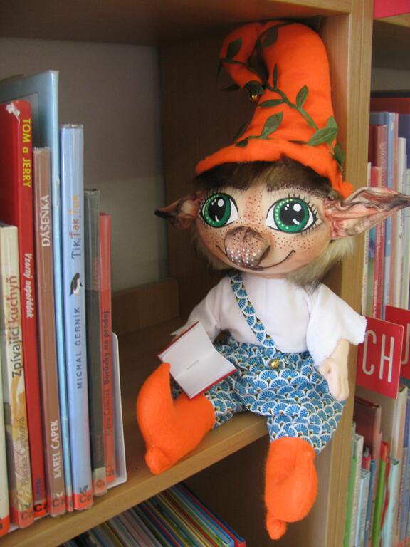 Skřítek Knihovníček (zdroj: Knihovna města Ostravy, pobočka Závodní, Ostrava-Hrabůvka) Skřítek Knihovníček (zdroj: Knihovna města Ostravy, pobočka Závodní, Ostrava-Hrabůvka)