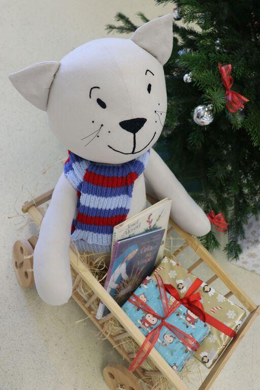 Takto je kocour Miloš stále v knihovně (zdroj: Krajská knihovna Františka Bartoše ve Zlíně) Takto je kocour Miloš stále v knihovně (zdroj: Krajská knihovna Františka Bartoše ve Zlíně)