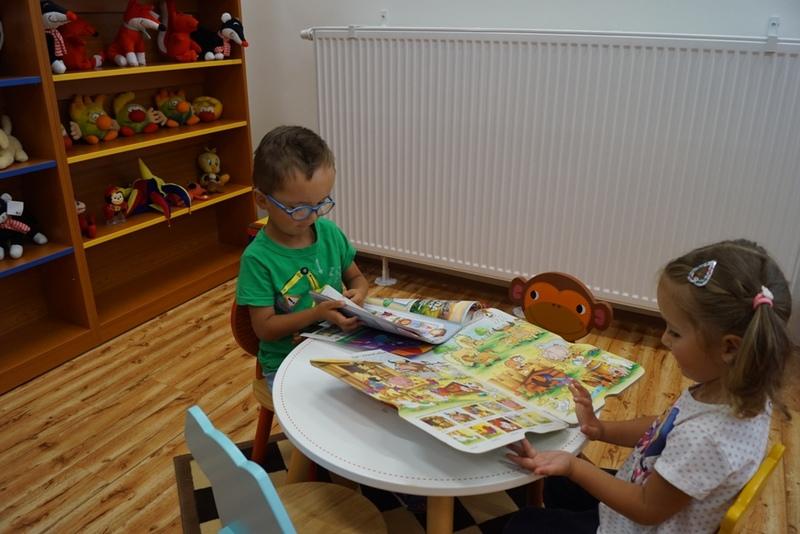 Malí čtenáři Malí čtenáři