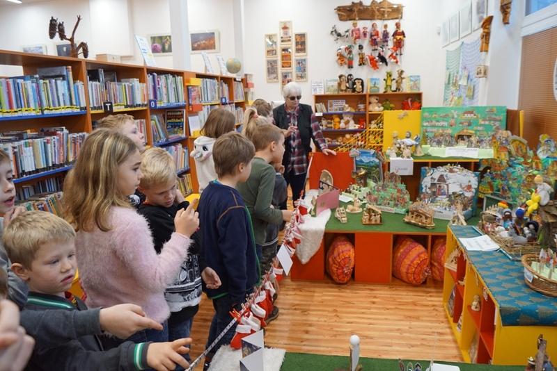 Školáci na výstavě betlémů Školáci na výstavě betlémů
