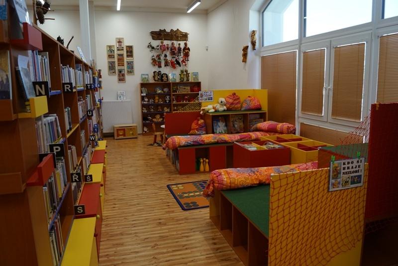 Stupňovité posezení pro besedy Stupňovité posezení pro besedy