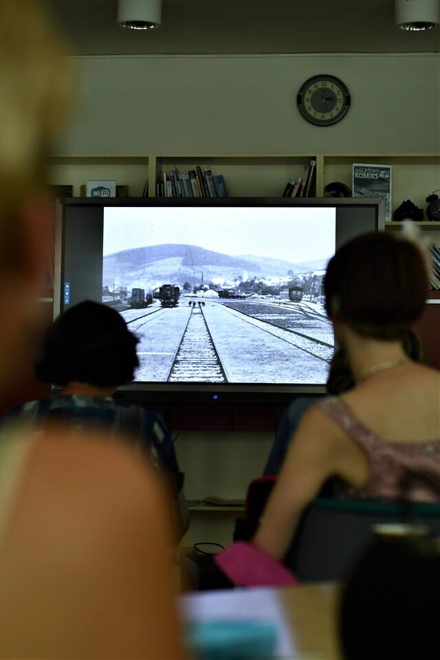 Účastníci měli celý den možnost v K klubu ve filmové smyčce sledovat unikátní záběry z Národního filmového archivu zachycující Vsetín za první republiky