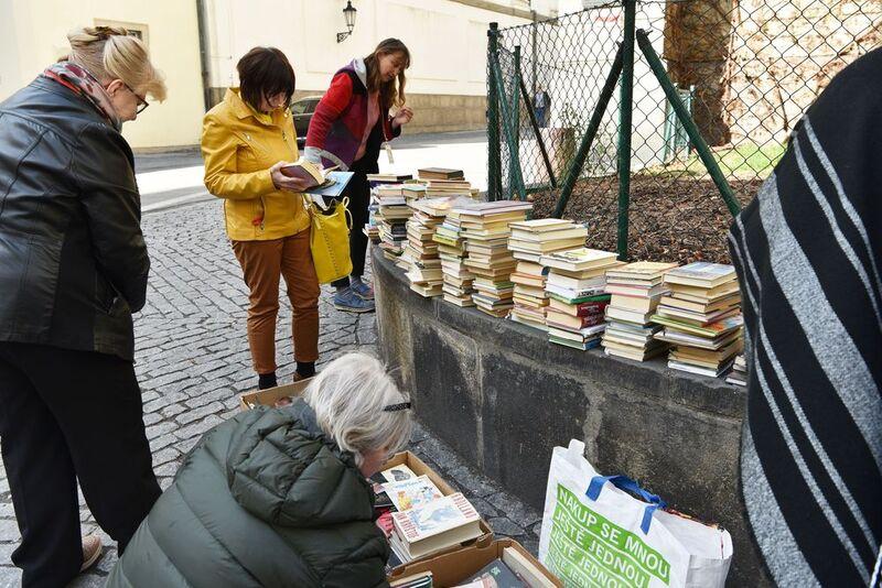 Nechyběl ani bazar knih (foto: Eva Hodíková, Národní knihovna ČR)