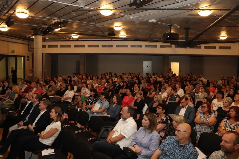 Pohled do sálu Pohled do sálu