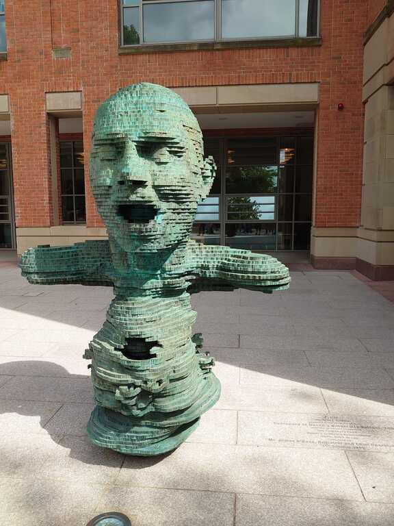 McClayova knihovna v Belfastu McClayova knihovna v Belfastu