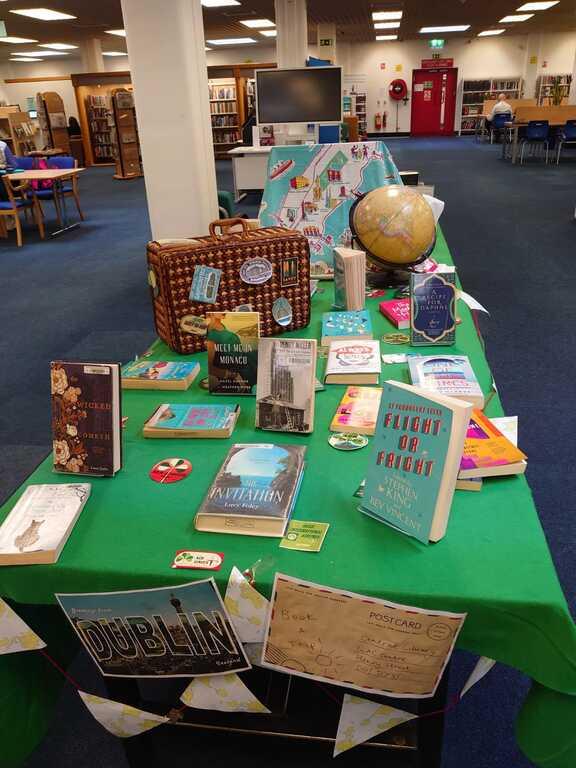 Dublinská Ústřední knihovna – Oddělení pro dospělé Dublinská Ústřední knihovna – Oddělení pro dospělé