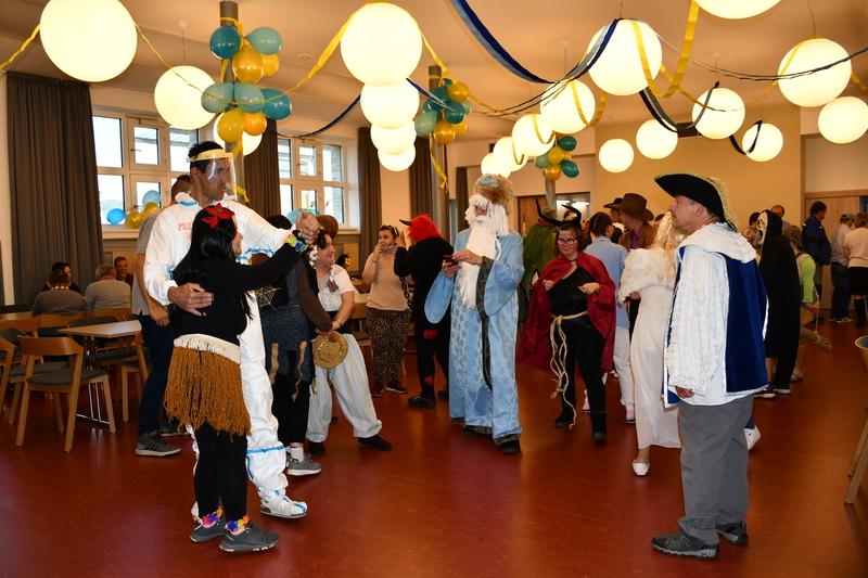 Karneval pořádaný společně s poskytovateli sociálních služeb – se šumperskou Pomněnkou a šternberským Vincentinem (říjen 2021)